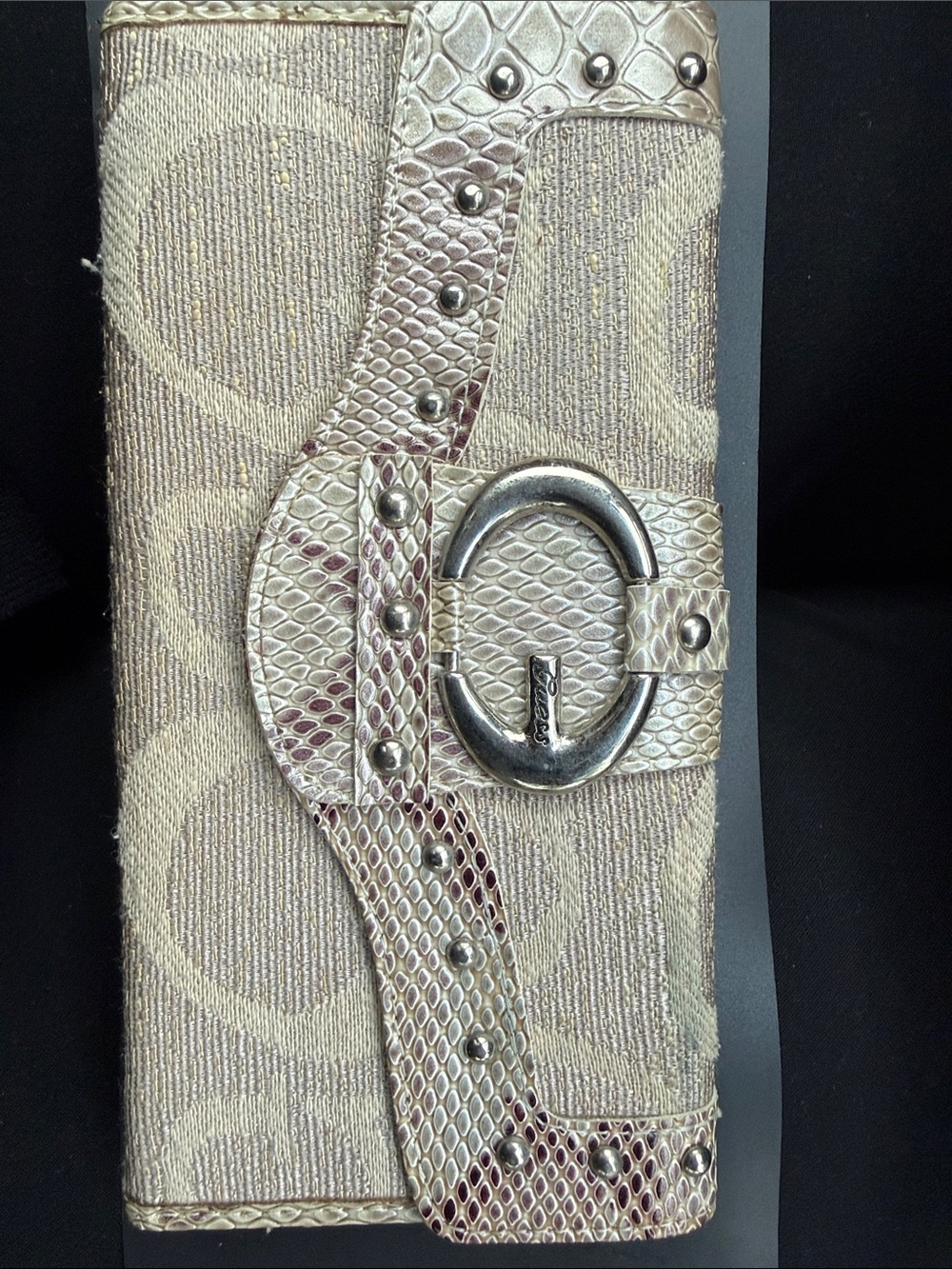 Vintage Guess Cream Trifold Wallet